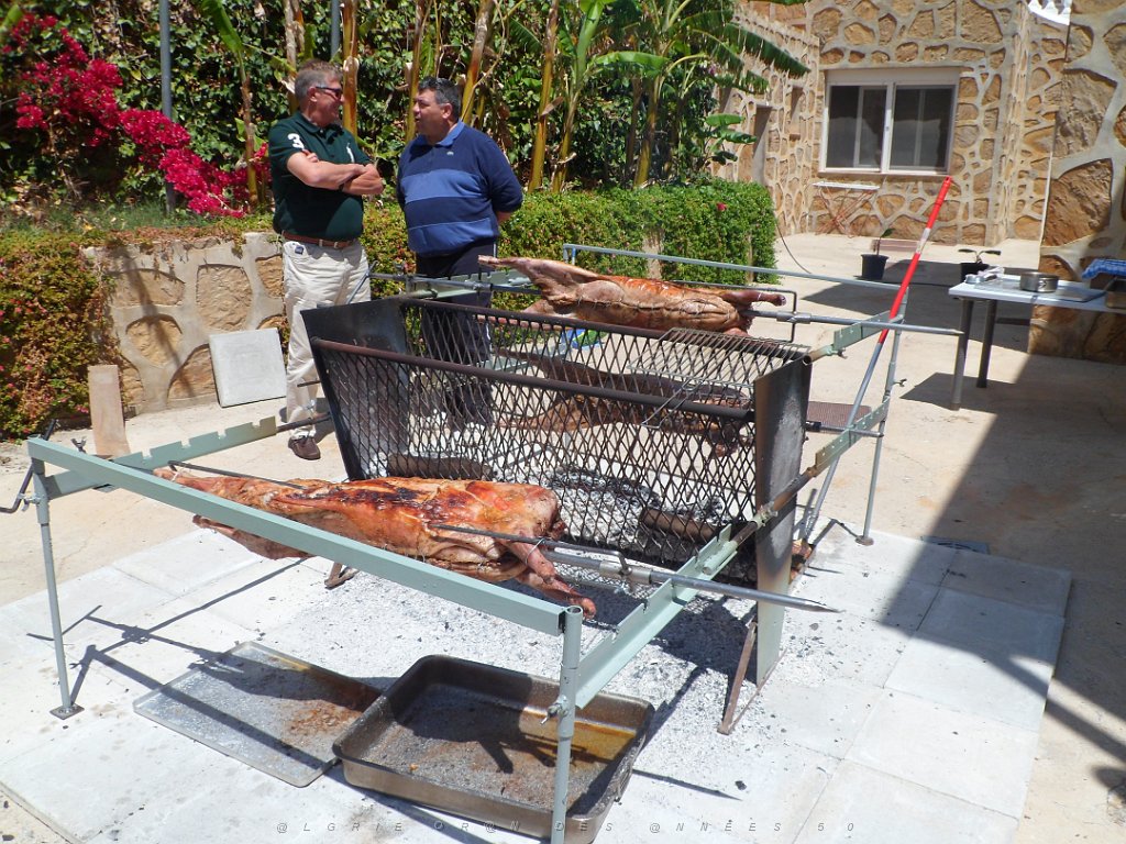 UN MECHOUI AVEC LES AMIS PN D ANDALOUSIE 9 05 2013 A MOJACA (56).JPG